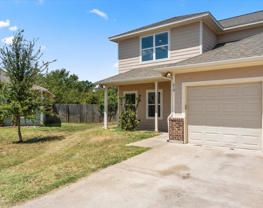210 Lasso Circle - Photo Thumbnail 1