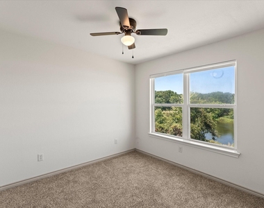 210 Lasso Circle - Photo Thumbnail 20