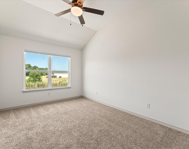 210 Lasso Circle - Photo Thumbnail 15