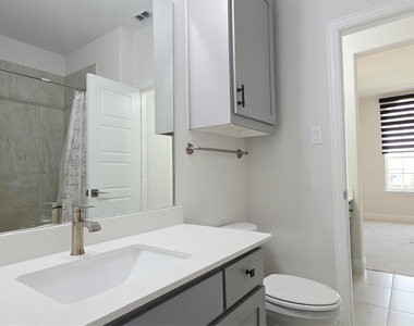 10870 Grayhead Drive - Photo Thumbnail 32