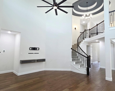 10870 Grayhead Drive - Photo Thumbnail 12