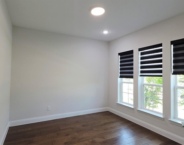 10870 Grayhead Drive - Photo Thumbnail 3
