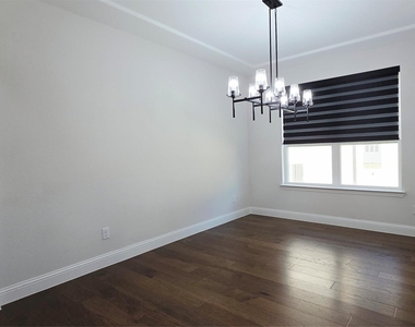 10870 Grayhead Drive - Photo Thumbnail 10