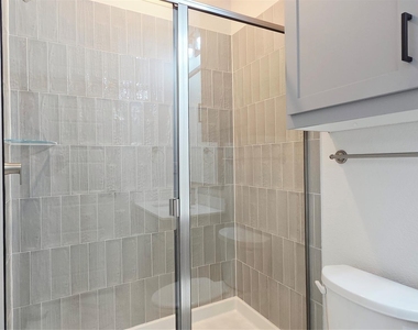 10870 Grayhead Drive - Photo Thumbnail 6