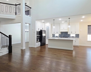 10870 Grayhead Drive - Photo Thumbnail 13