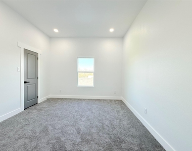 1505 Fordham Road - Photo Thumbnail 22