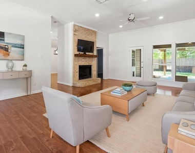 1077 Westgrove Drive - Photo Thumbnail 2