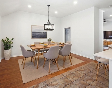 1077 Westgrove Drive - Photo Thumbnail 7