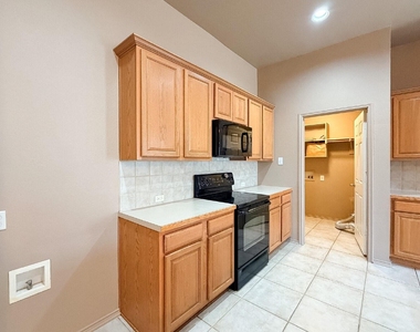 633 Canoe Way - Photo Thumbnail 10