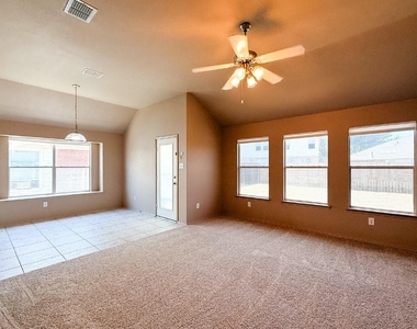 633 Canoe Way - Photo Thumbnail 14