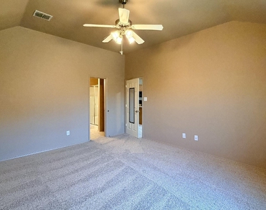 633 Canoe Way - Photo Thumbnail 18