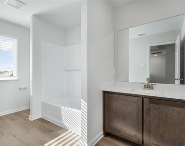 1137 Tempe Lane - Photo Thumbnail 8