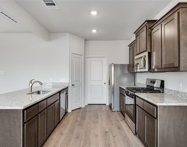 1137 Tempe Lane - Photo Thumbnail 2