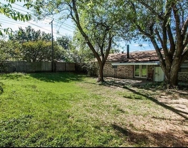 6404 Moonglow Lane - Photo Thumbnail 6