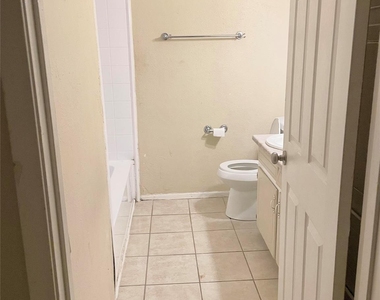 6404 Moonglow Lane - Photo Thumbnail 8