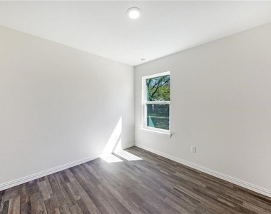 1005 Dawson Street - Photo Thumbnail 18