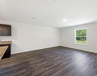 1005 Dawson Street - Photo Thumbnail 5