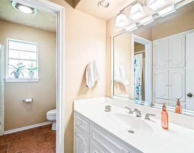 8921 Crosswind Drive - Photo Thumbnail 25