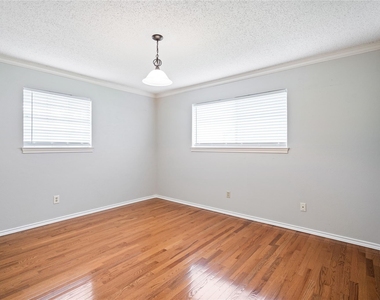 8921 Crosswind Drive - Photo Thumbnail 23
