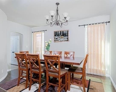 10821 Patton Drive - Photo Thumbnail 5