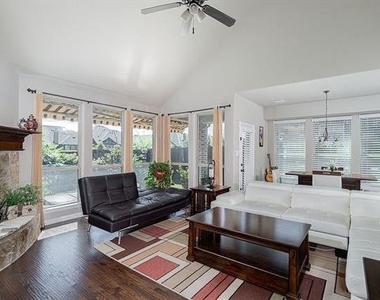 10821 Patton Drive - Photo Thumbnail 2