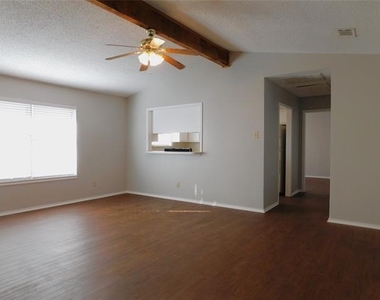 2214 Bernard Street - Photo Thumbnail 4