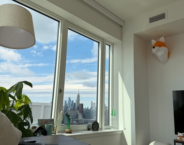 16 Dupont Street - Photo Thumbnail 1