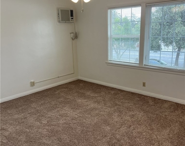 500 N Los Robles Avenue - Photo Thumbnail 6