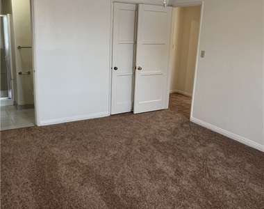 500 N Los Robles Avenue - Photo Thumbnail 10