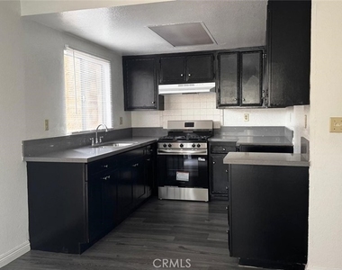 415 S Orange Ave #a - Photo Thumbnail 4