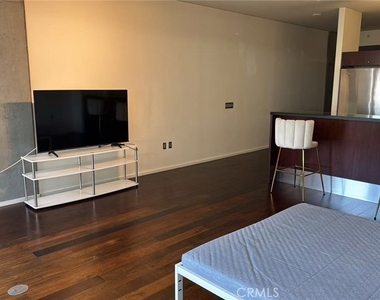 1155 S Grand Avenue - Photo Thumbnail 6