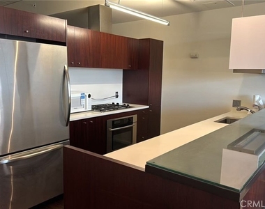 1155 S Grand Avenue - Photo Thumbnail 8