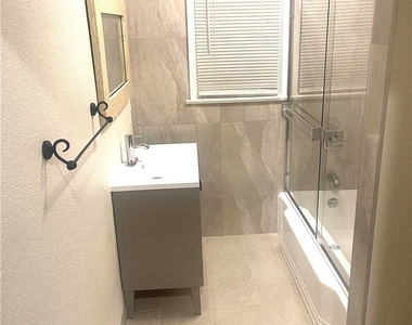 5758 Vineland Avenue - Photo Thumbnail 21