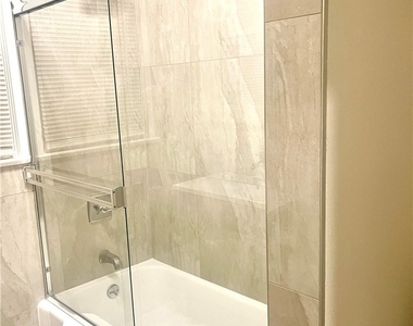 5758 Vineland Avenue - Photo Thumbnail 9