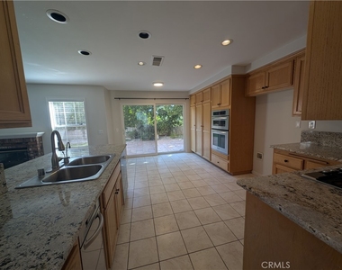 2504 Rutland Place - Photo Thumbnail 8