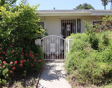 18616 Lassen Street - Photo Thumbnail 3
