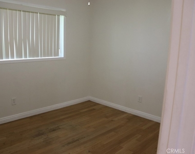 18616 Lassen Street - Photo Thumbnail 23