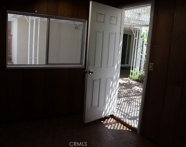 18616 Lassen Street - Photo Thumbnail 34
