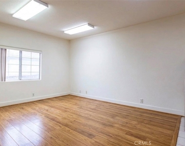 314 W Kenneth Road - Photo Thumbnail 53