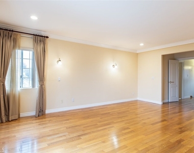 314 W Kenneth Road - Photo Thumbnail 23