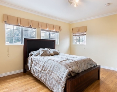314 W Kenneth Road - Photo Thumbnail 33