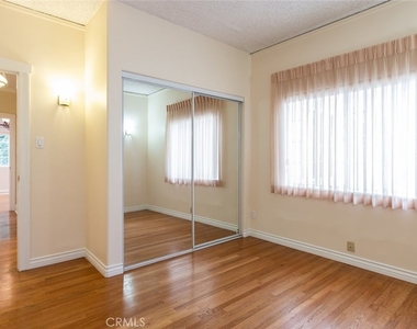 314 W Kenneth Road - Photo Thumbnail 16