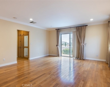 314 W Kenneth Road - Photo Thumbnail 22