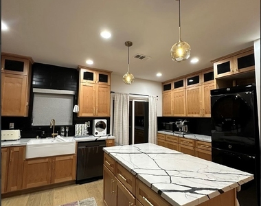 5125 Rockland - Photo Thumbnail 7