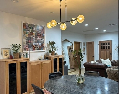 5125 Rockland - Photo Thumbnail 4