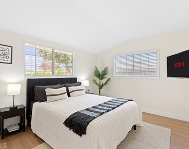 20660 Lemay Street - Photo Thumbnail 12