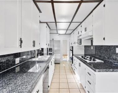 15235 La Maida - Photo Thumbnail 13