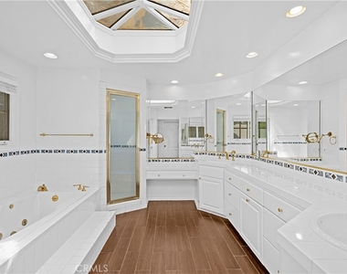 23900 Berdon Street - Photo Thumbnail 23