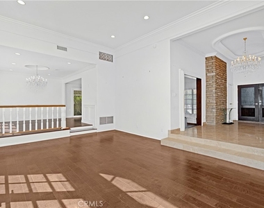 23900 Berdon Street - Photo Thumbnail 9