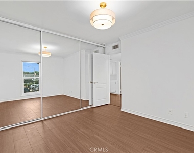 23900 Berdon Street - Photo Thumbnail 31
